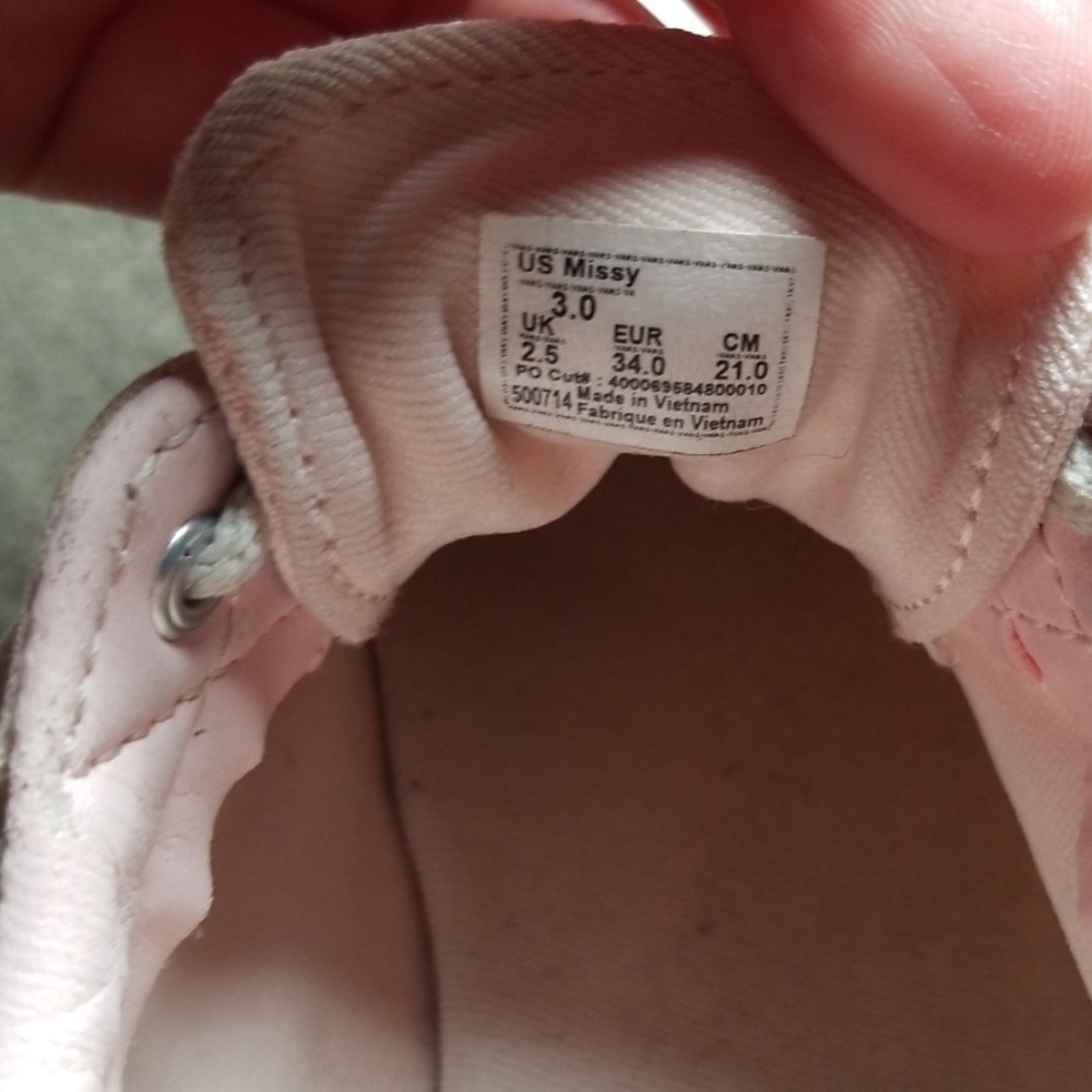 Vans - Picture 5 of 7